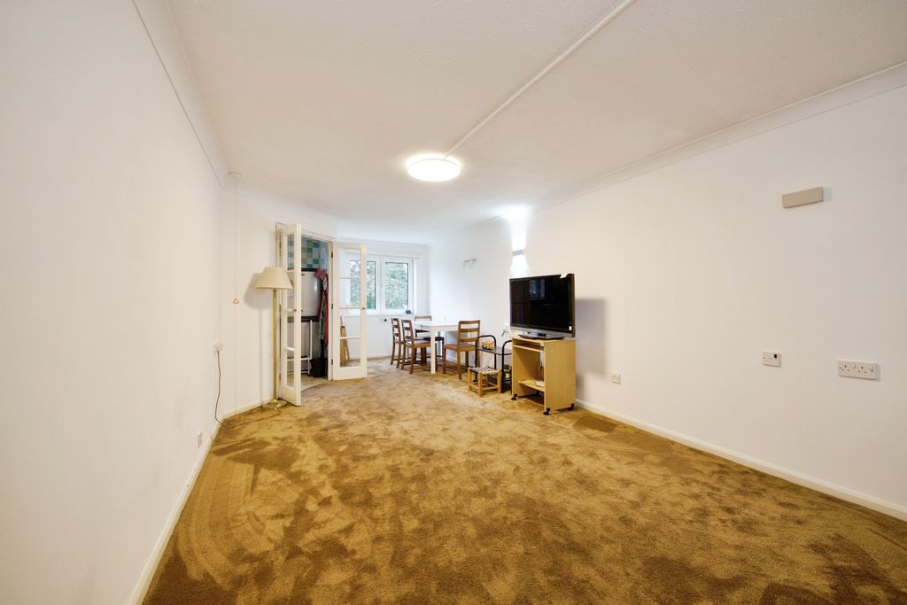 Property photo 2 of 10 Lounge