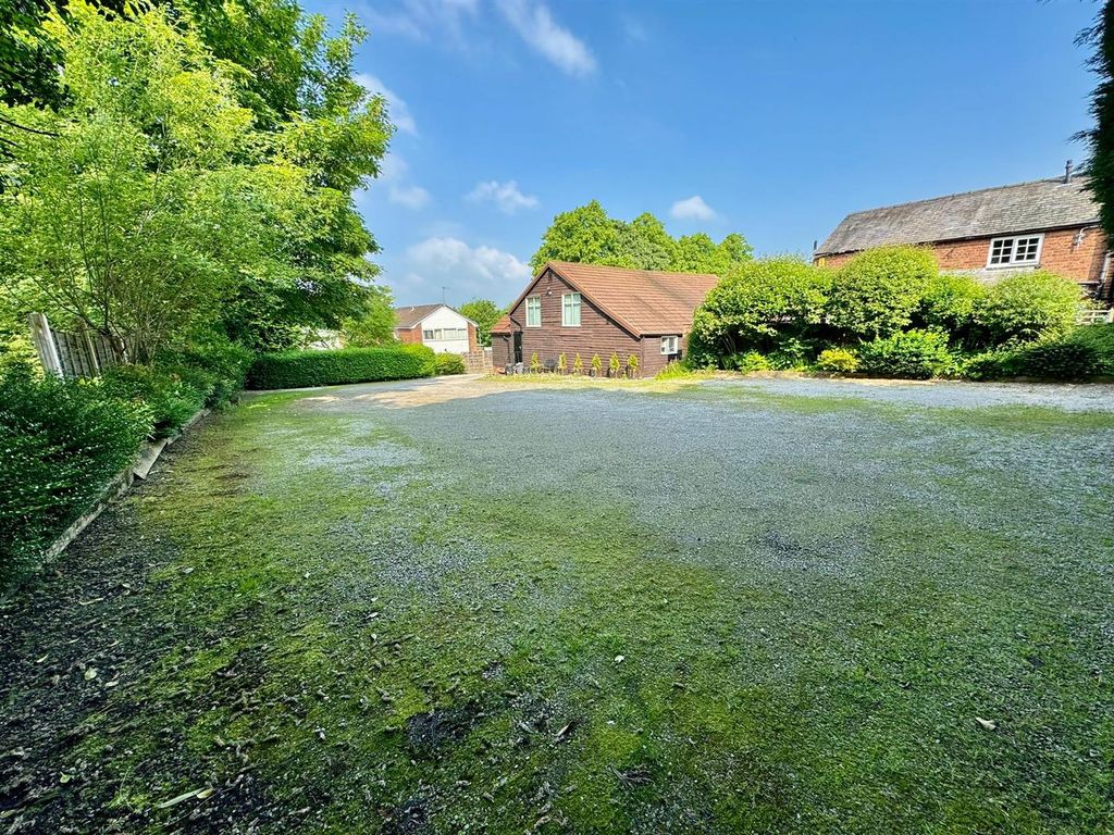 Property photo 3 of 8