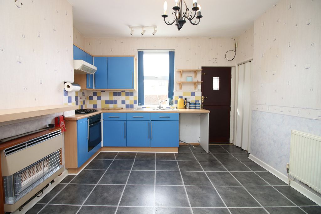 Property photo 2 of 15