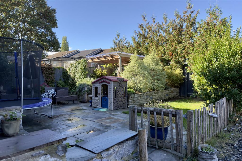 Property photo 3 of 26