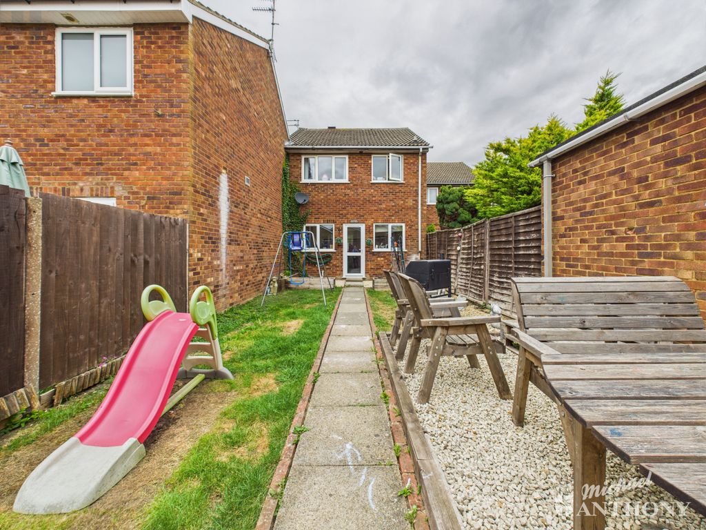 Property photo 3 of 13 Cam03852G0-Pr0352-Still014