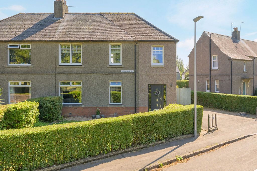 Property photo 1 of 33