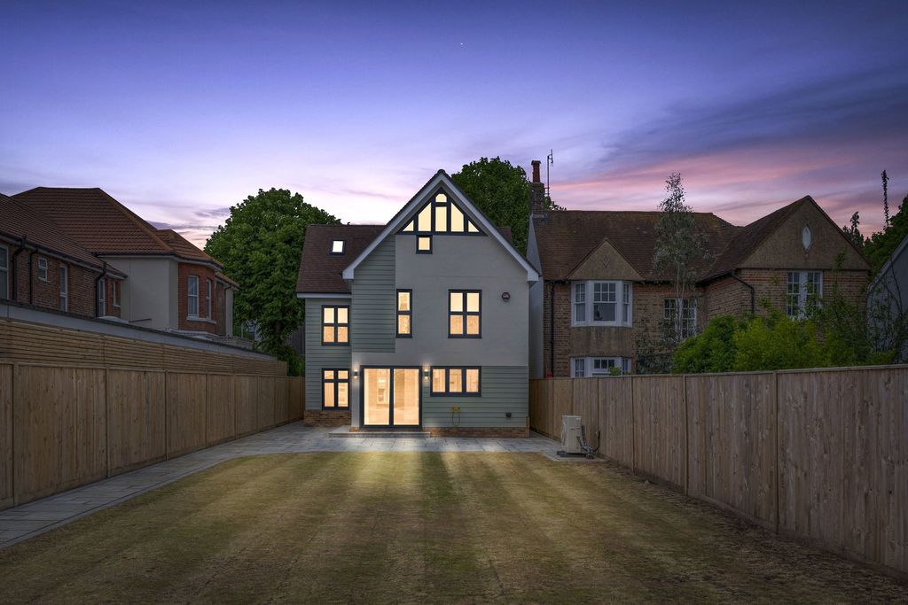 Property photo 3 of 23