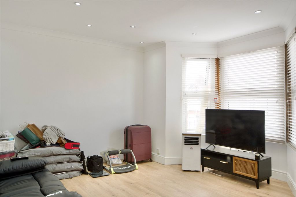 Property photo 2 of 19 Picture No. 02