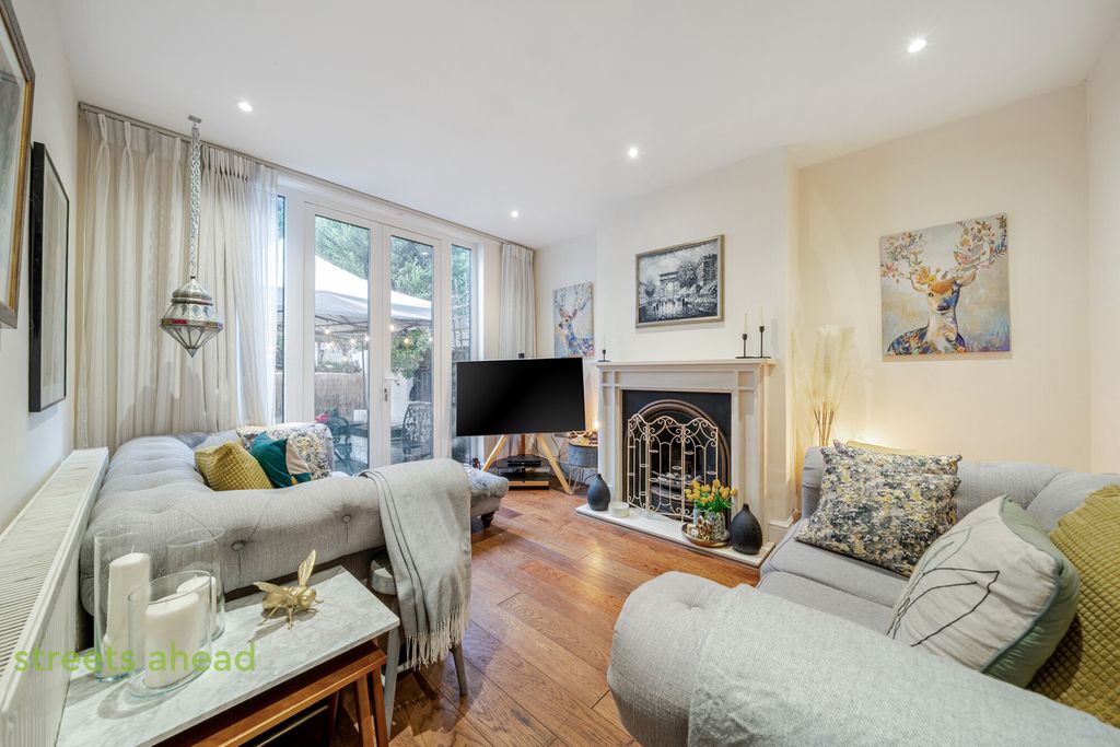 Property photo 2 of 17 0Ec1260c-82F1-4ee...