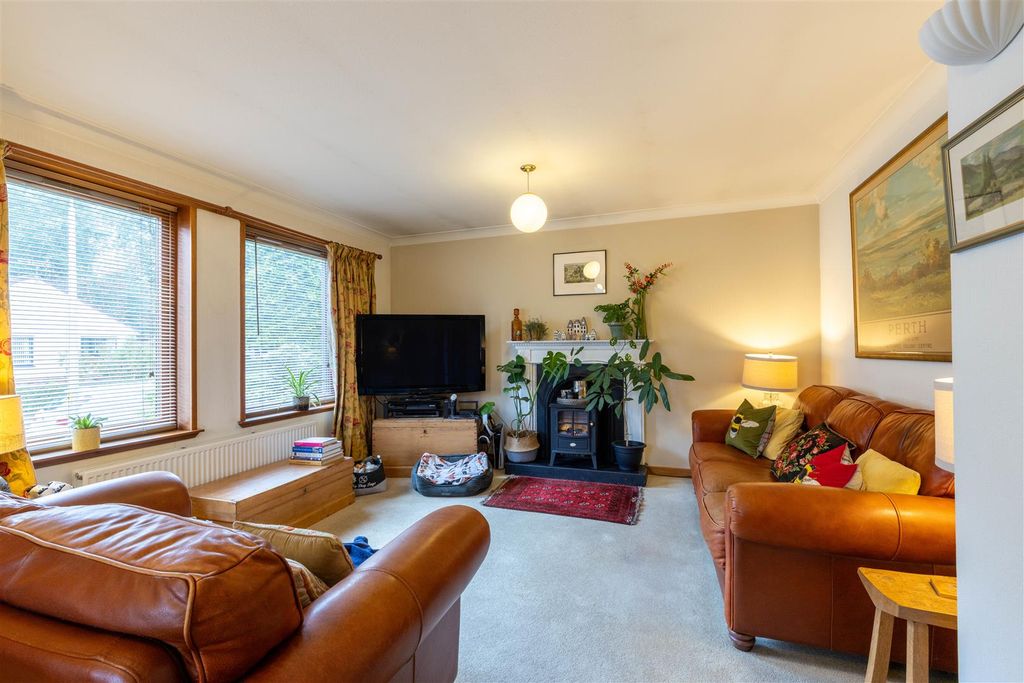 Property photo 3 of 18 S02.Jpg