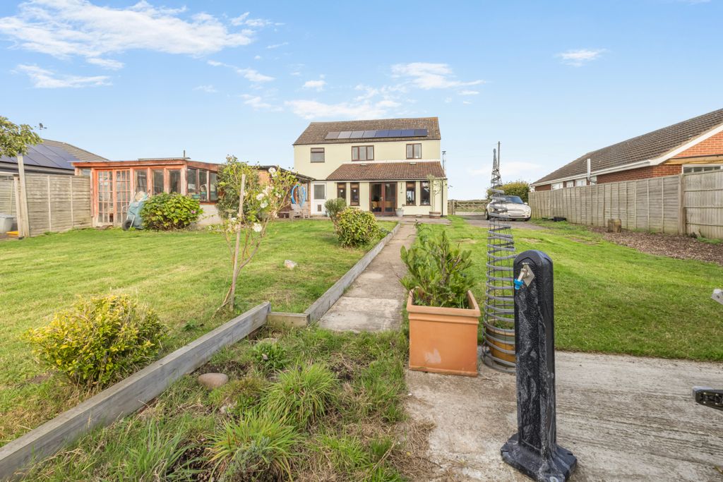 Property photo 3 of 27