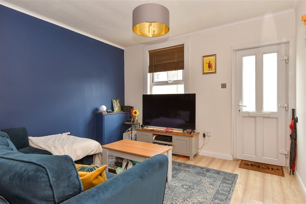 Property photo 2 of 10 Lounge