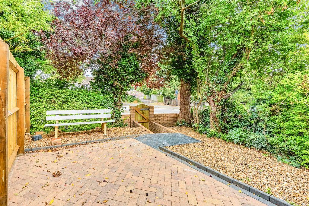 Property photo 3 of 17