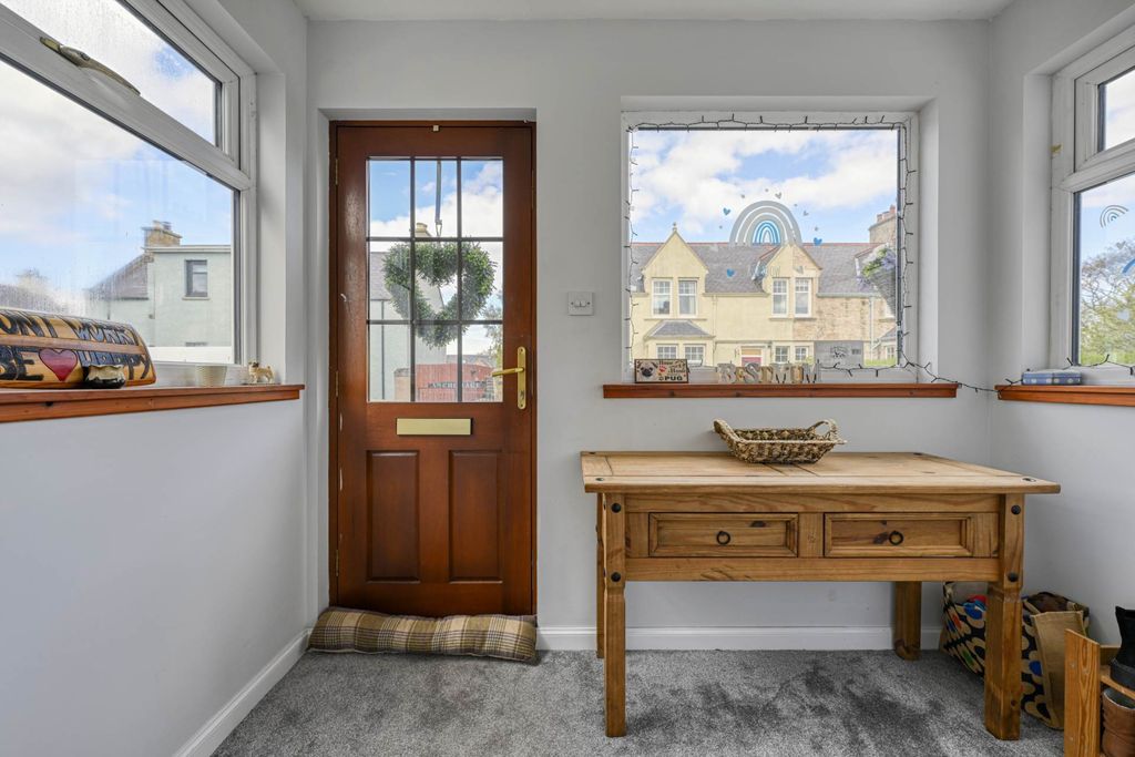 Property photo 2 of 26