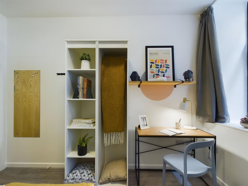 Property photo 2 of 42