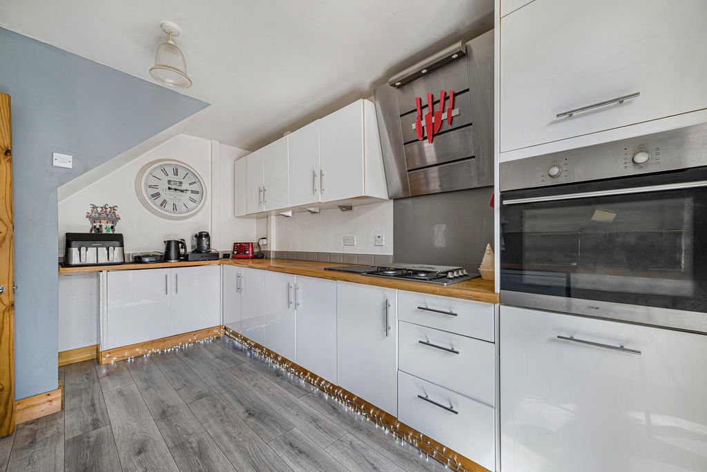 Property photo 2 of 17 Kitchen