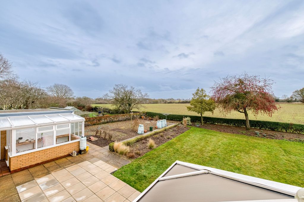 Property photo 2 of 27