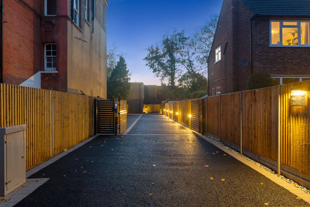 Property photo 2 of 24