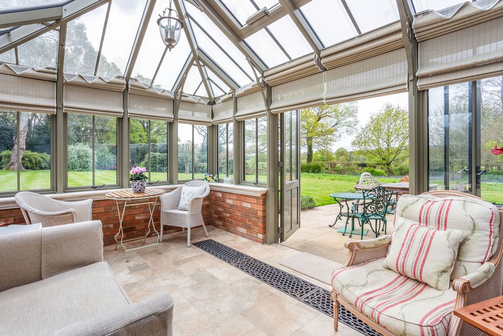 Property photo 3 of 25