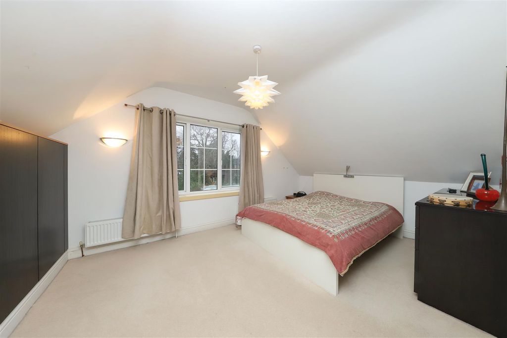 Property photo 3 of 14 Bedroom 2