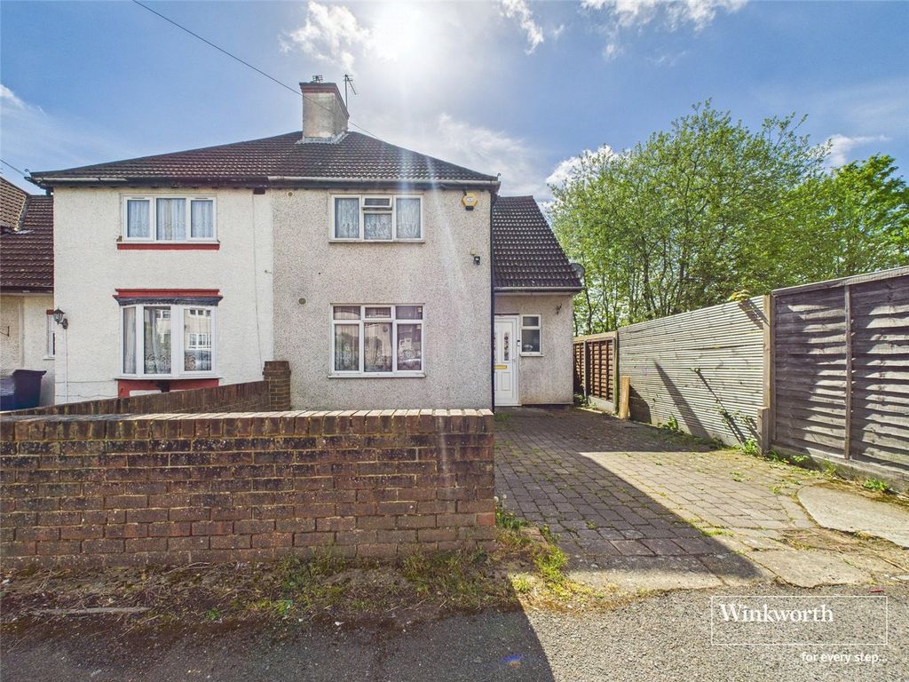 Property photo 1 of 8 External