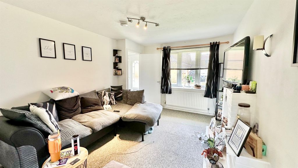 Property photo 3 of 11