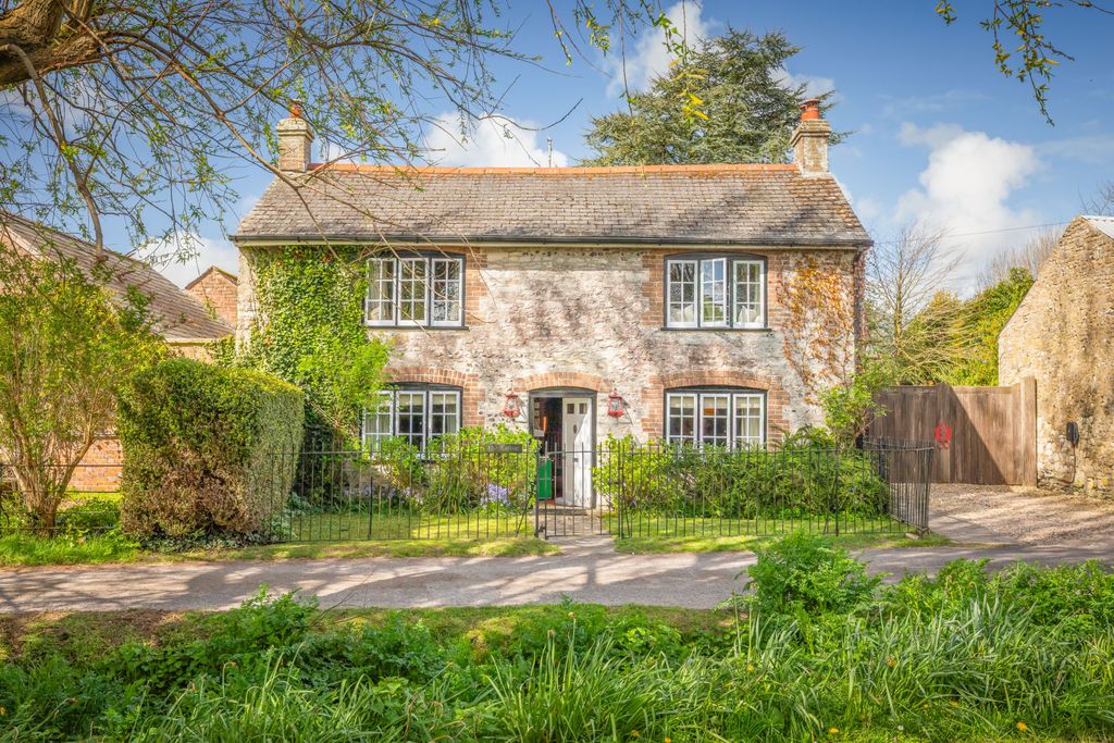 Property photo 1 of 21 The Old Cottage