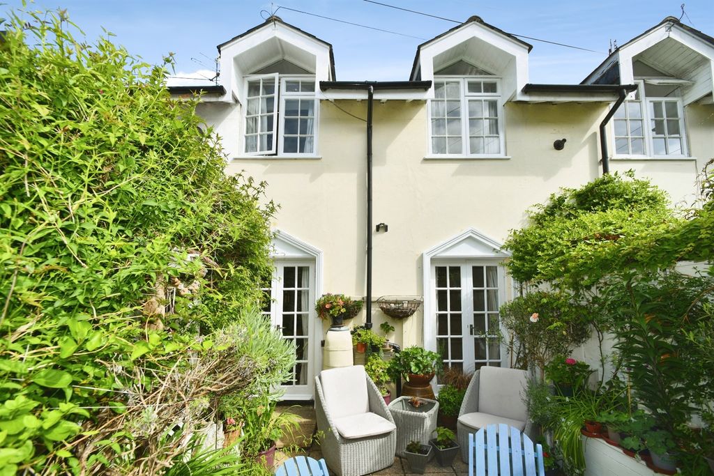 Property photo 1 of 24