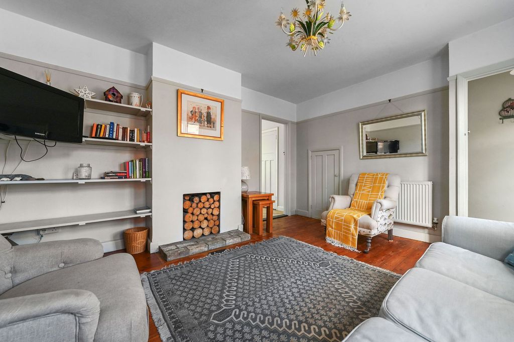 Property photo 2 of 19