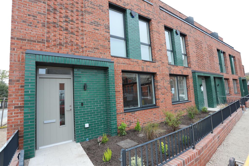 Property photo 1 of 14 Outside.Jpg