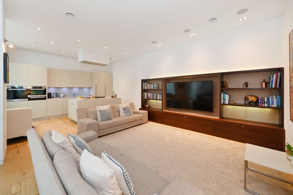 Property photo 2 of 9