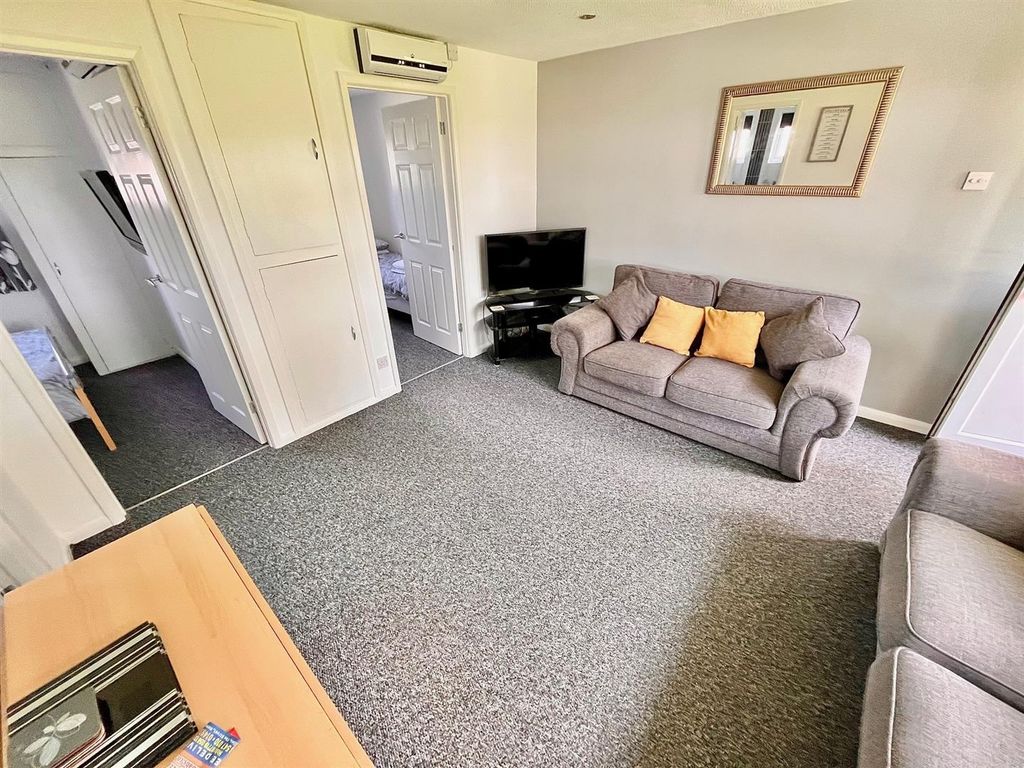 Property photo 3 of 7 Open Plan Kitchen/Lounge