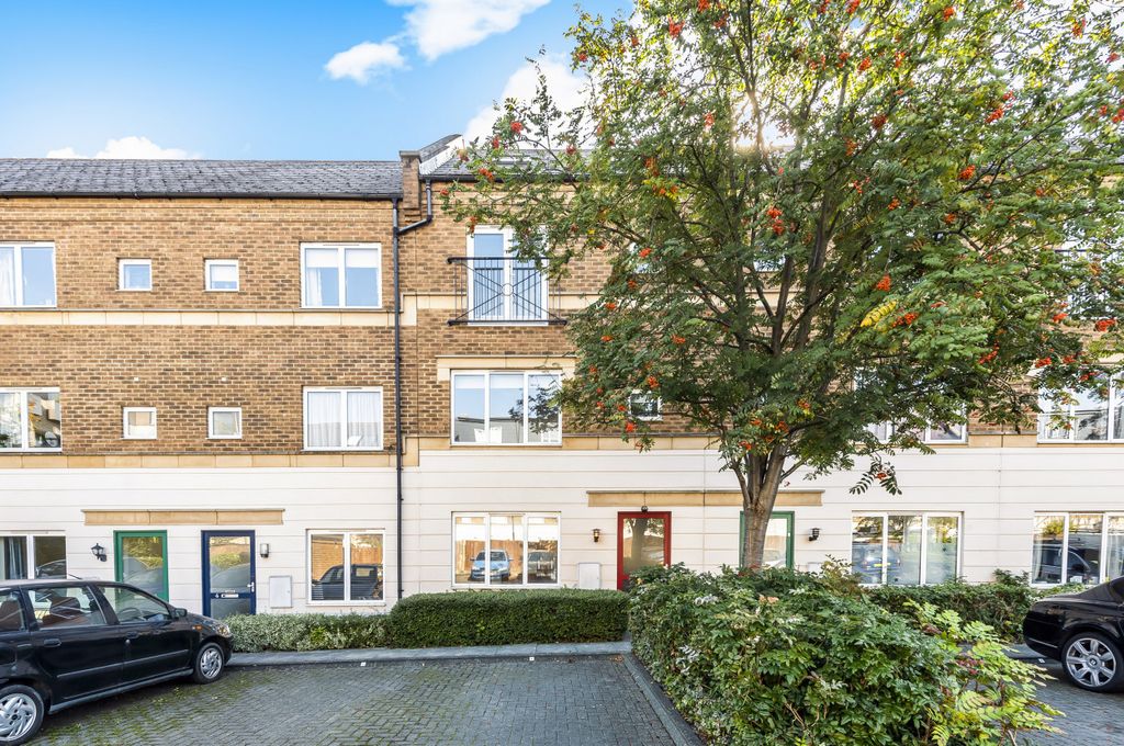 Property photo 1 of 31