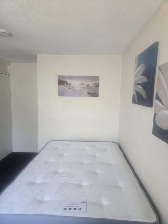Property photo 1 of 3