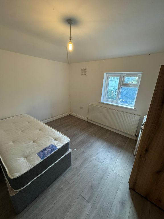 Property photo 3 of 3