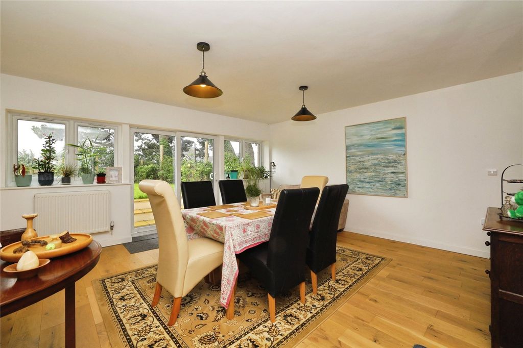 Property photo 2 of 17 Picture No. 05