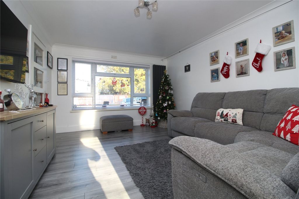 Property photo 3 of 12 Picture No. 04