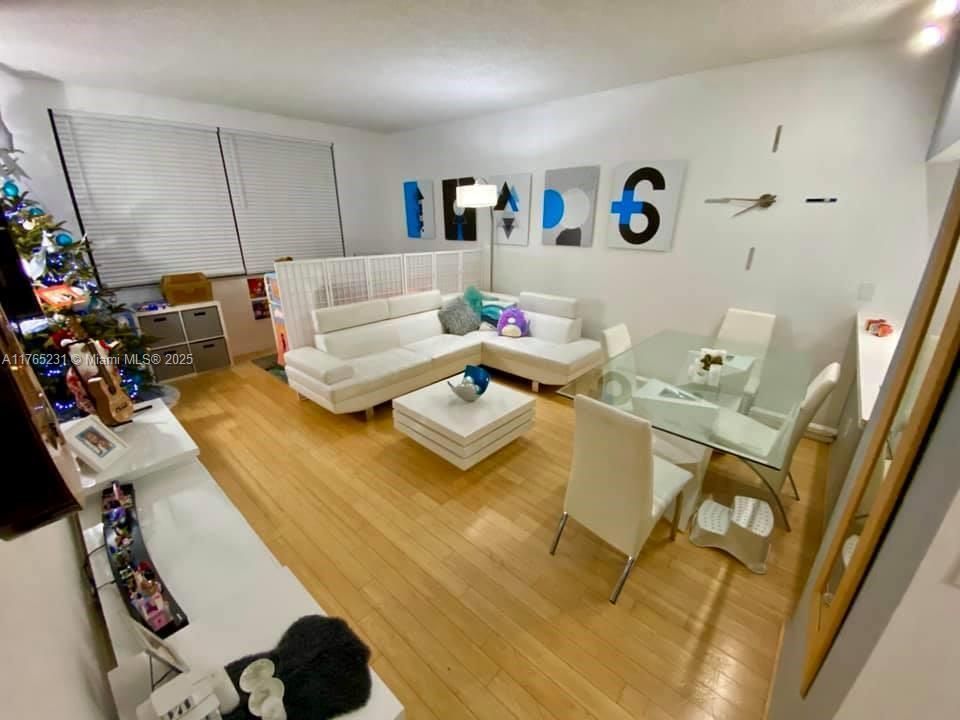 Property photo 3 of 17 <Alttext/>