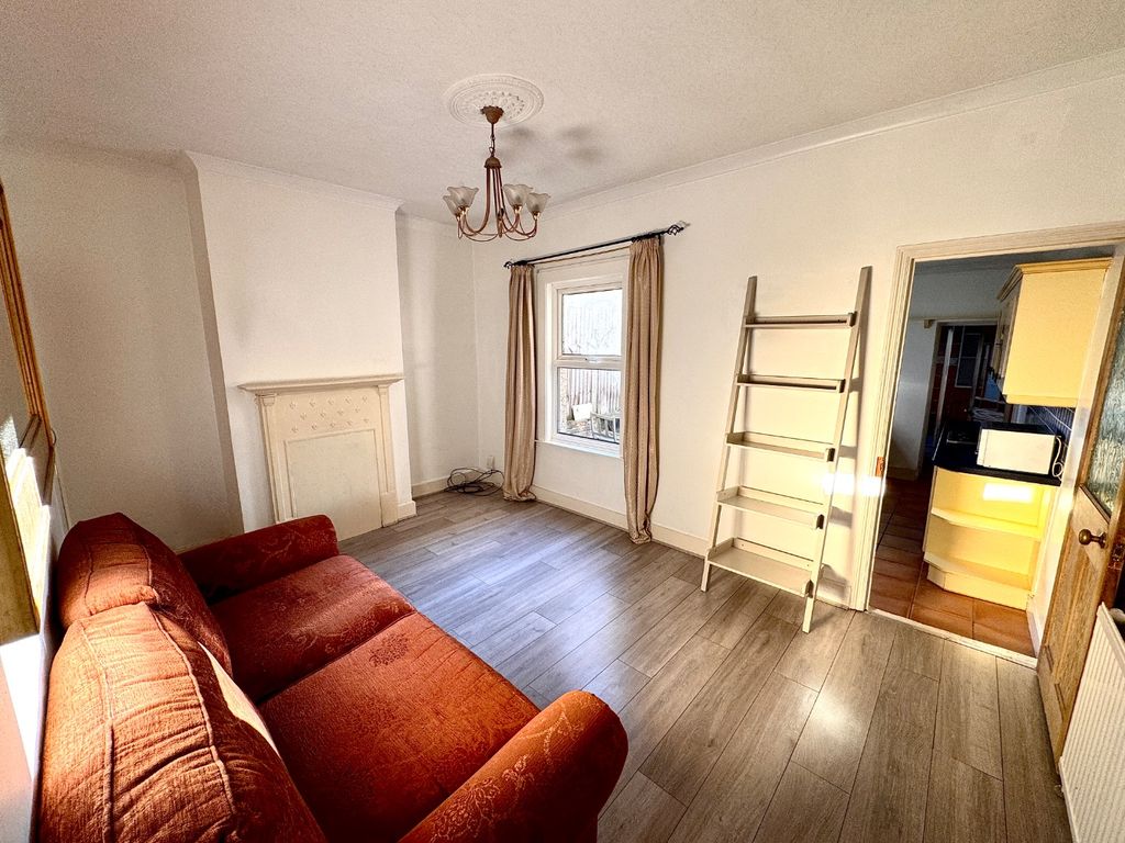 Property photo 3 of 18 4894727
