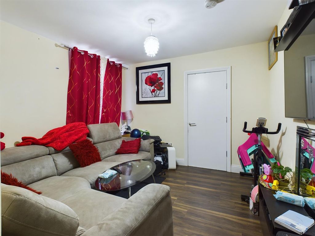 Property photo 2 of 10 Cam04237G0-Pr0034-Still002.Jpg