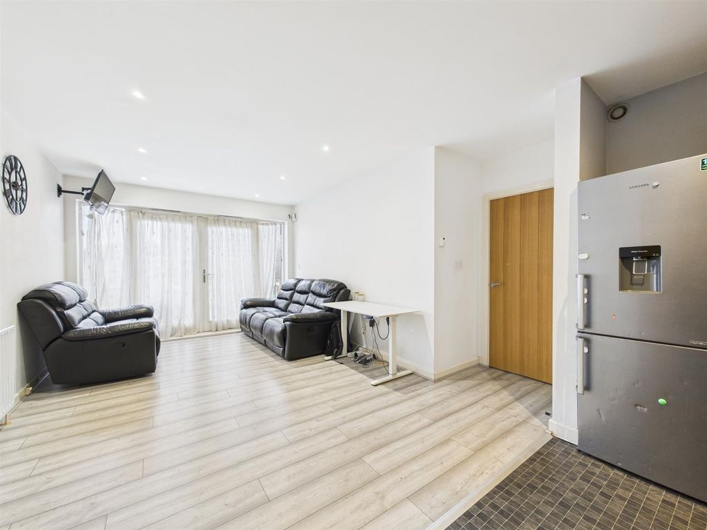 Property photo 1 of 20 Cam01358G0-Pr0180-Still005.Jpg