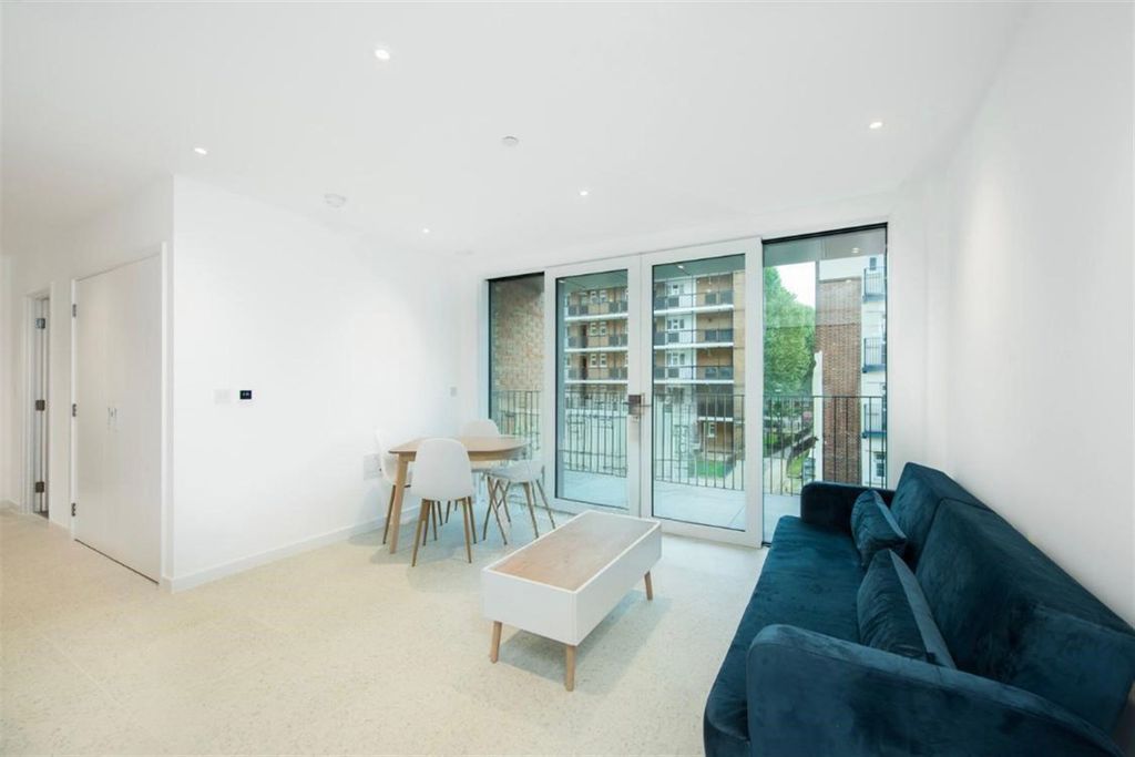 Property photo 2 of 17 Open Plan