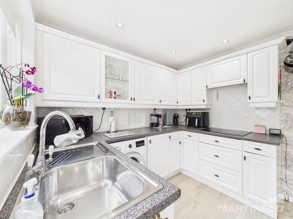 Property photo 2 of 26