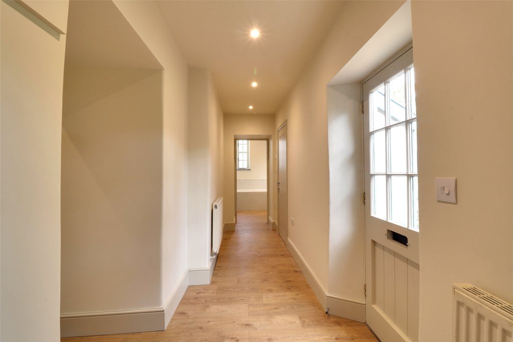 Property photo 2 of 11 Picture No. 03