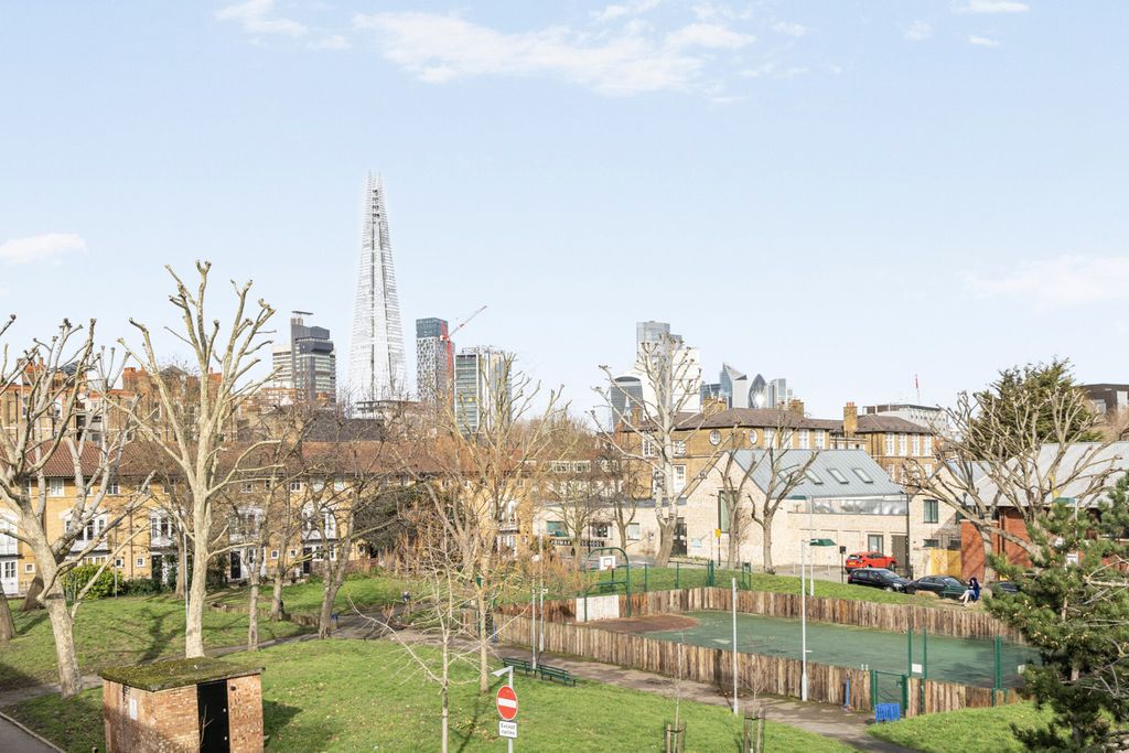 Property photo 1 of 18 External