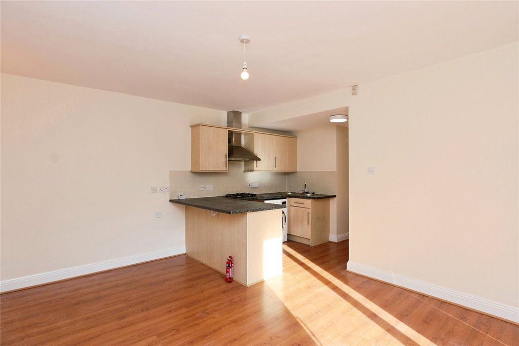 Property photo 3 of 7 Picture No. 13