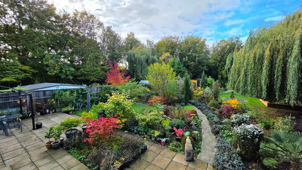 Property photo 3 of 28