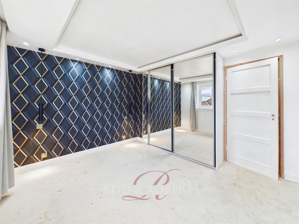 Property photo 3 of 19 Cam04884G0-Pr0124-Still017.Jpg