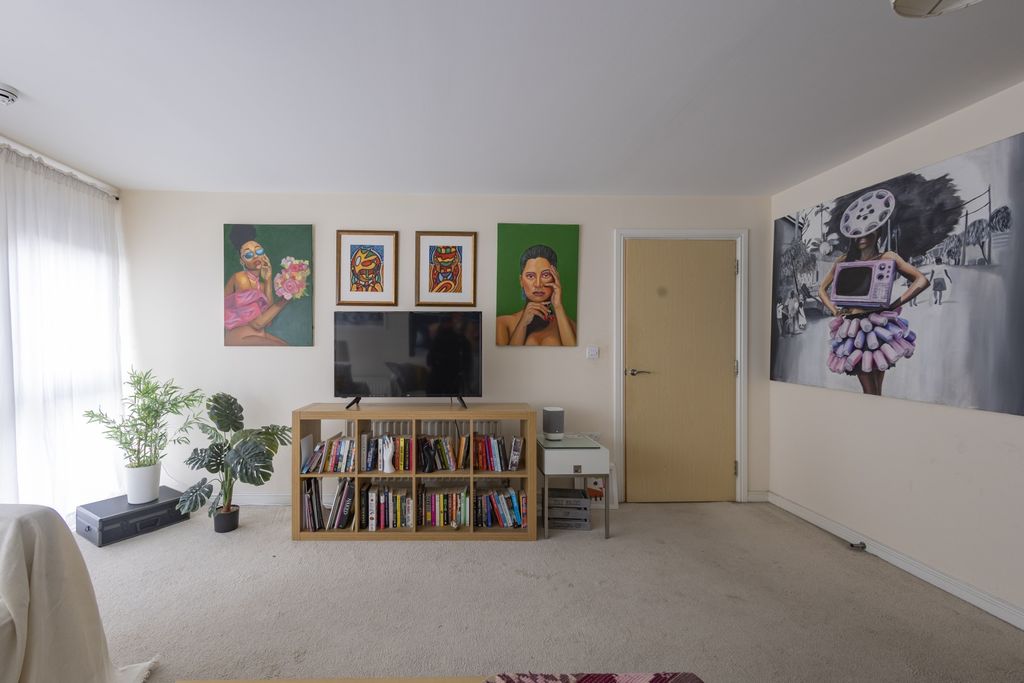 Property photo 2 of 10 Image 1