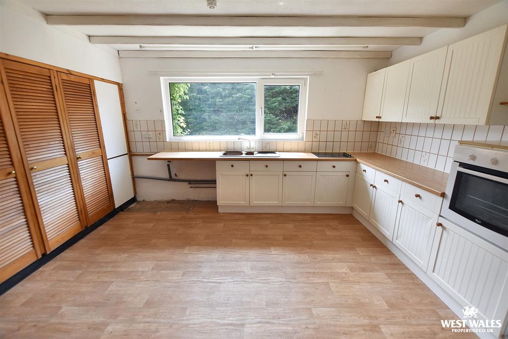 Property photo 3 of 22 13 (13).Jpg