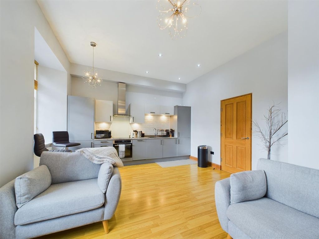 Property photo 1 of 16 Cam01486G0-Pr0532-Still005.Jpg