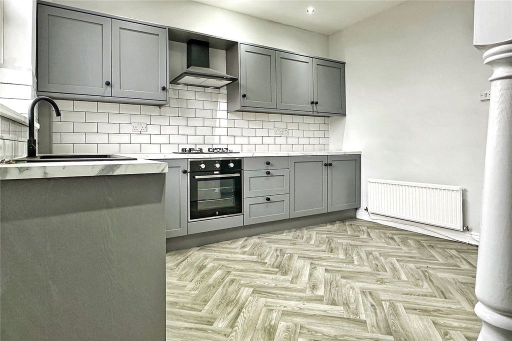 Property photo 3 of 15 Kitchen/Diner