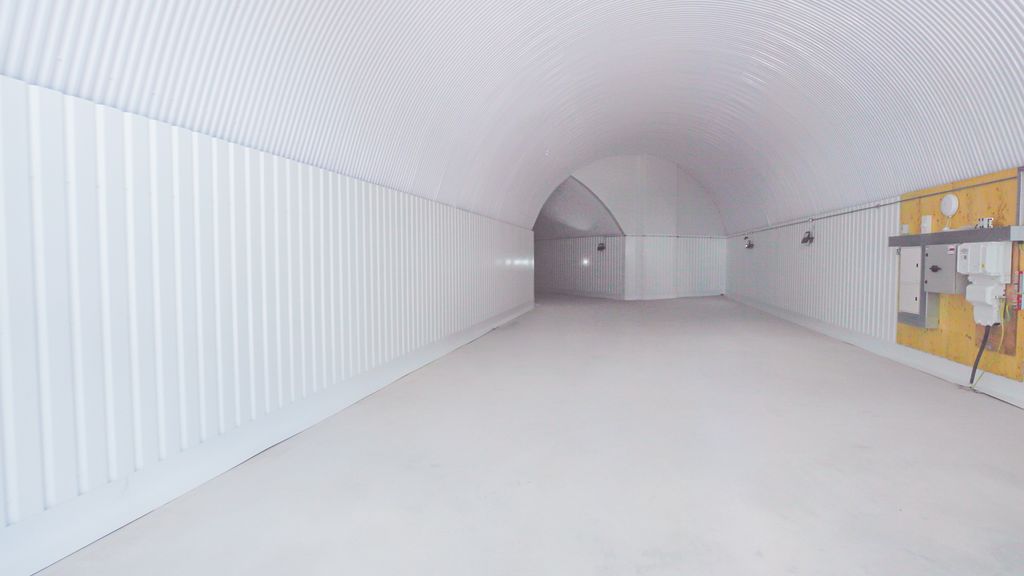 Property photo 1 of 4 An Empty Arch With White Lining