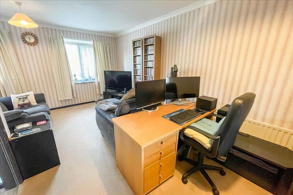 Property photo 3 of 13